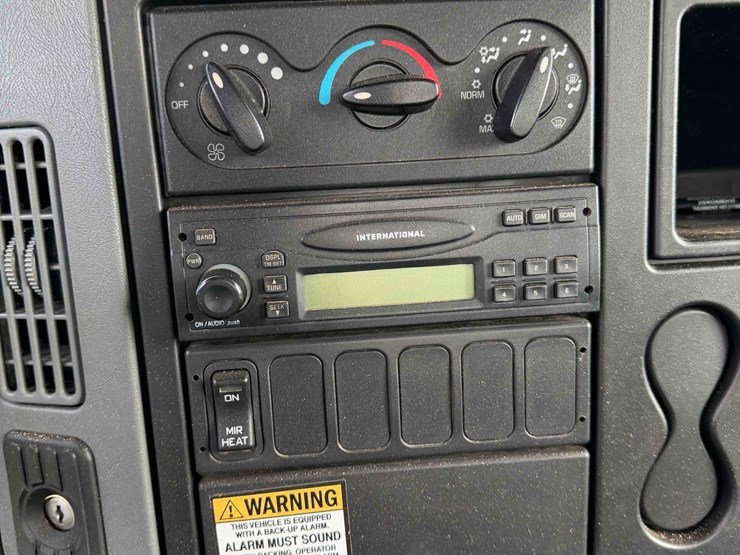 2005-international-durastar-4300-image-21