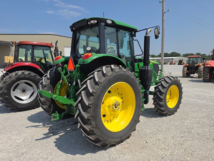 2023-john-deere-6155m-image-6