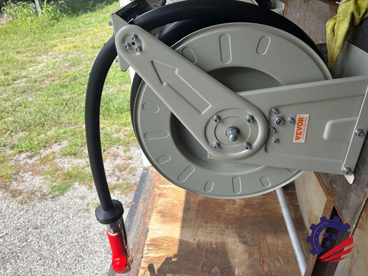 jobsite-fuel-tank-&-dual-t/a-storage-gooseneck-trailer-image-30