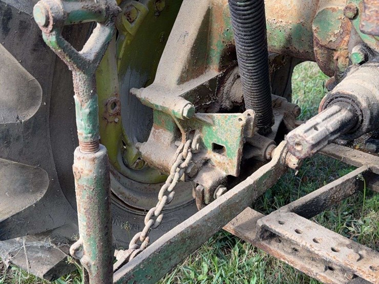 john-deere-330-image-40