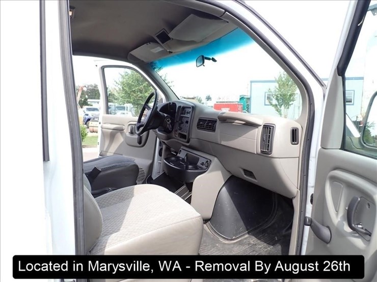 2001-chevrolet-express-3500-image-23