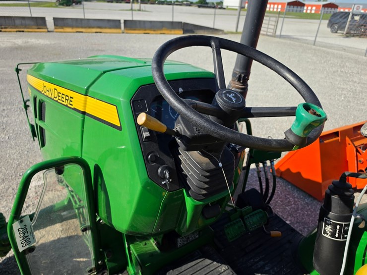 2018-john-deere-5075e-image-9