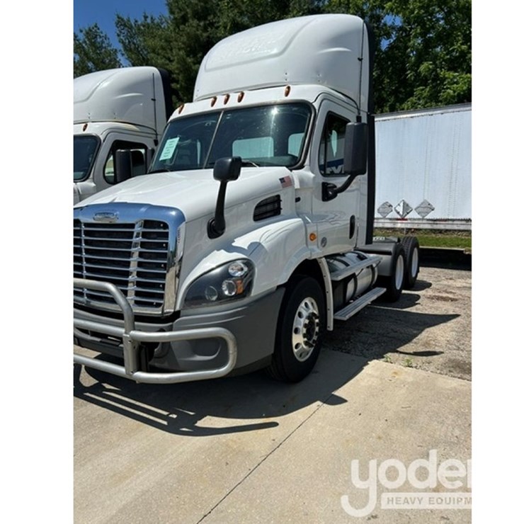 2018 FREIGHTLINER CASCADIA 113
