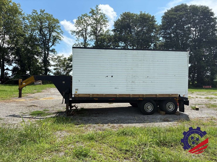 jobsite-fuel-tank-&-dual-t/a-storage-gooseneck-trailer-image-2