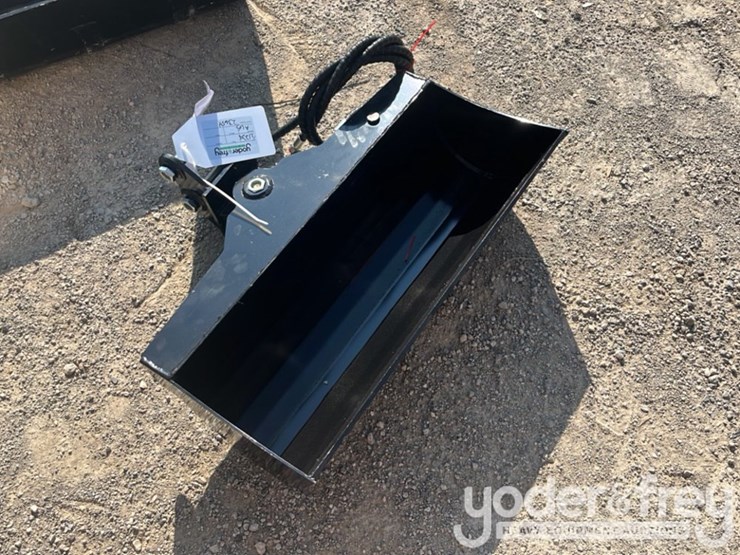 unused-tpm-32"-hydraulic-tilt-bucket,-1"-pin-hole-c/w-hydraulic-hoses-to-suit-0.8-1.4-ton-mini-excavators-image-4