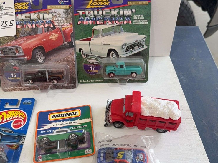 matchbox,-hot-wheels,-and-johnny-lightening-nib-toys,-die-cast-metal,-1/64-scale-image-2
