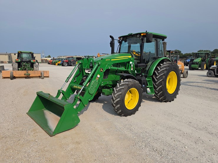 2023-john-deere-6120e-image-1