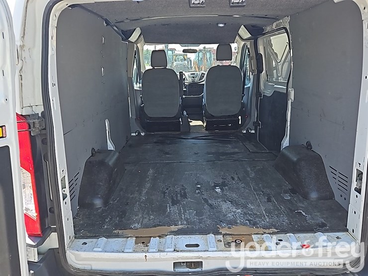 2015-ford-transit-image-13