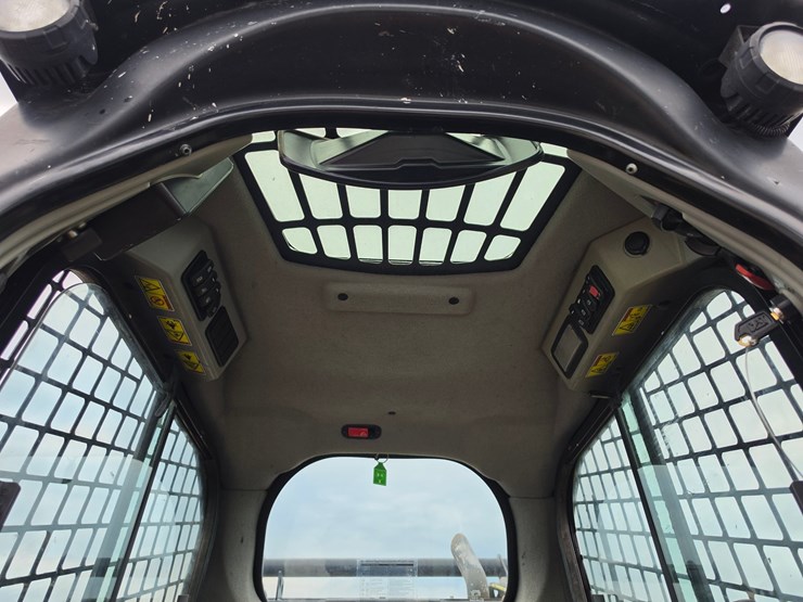 2020-caterpillar-299d3-image-8