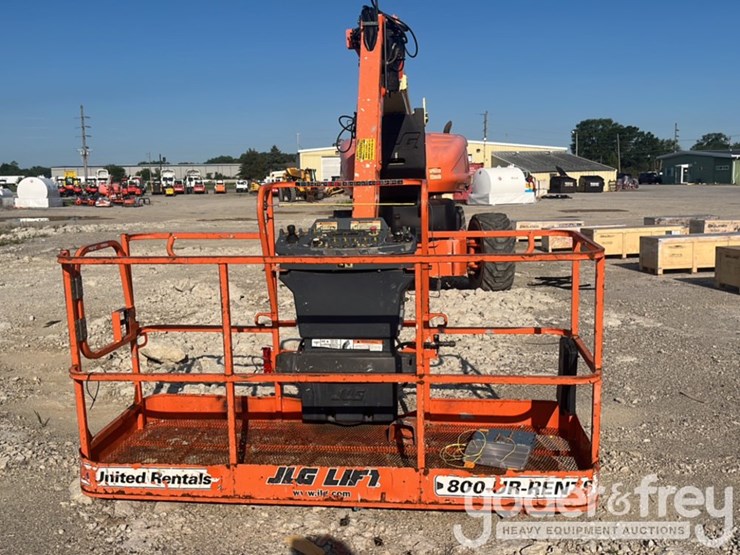 2013-jlg-1250ajp-image-2