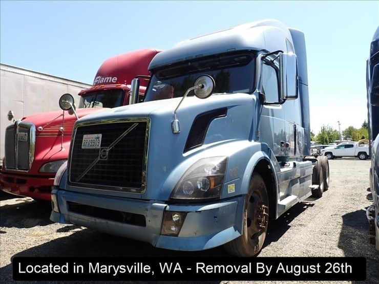 2012-volvo-10-image-1