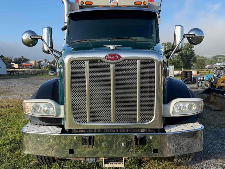 2016-peterbilt-567-image-2