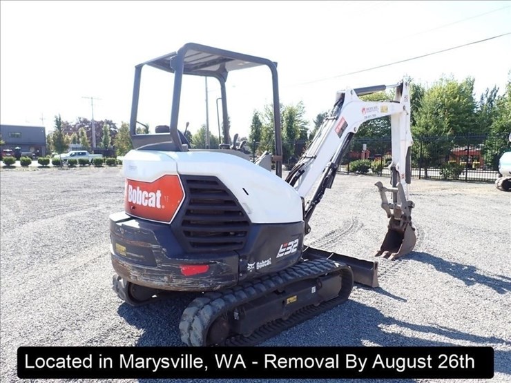 2020-kubota-d1703-image-14