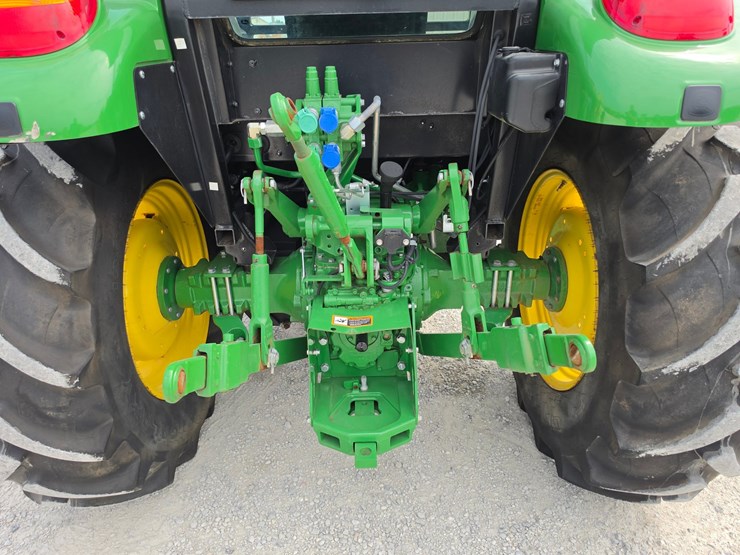 2019-john-deere-5100e-image-17