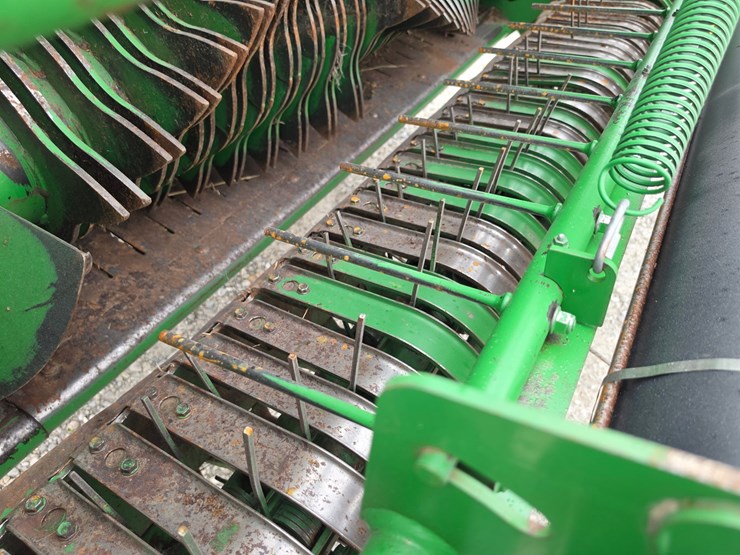 2019-john-deere-560m-image-5