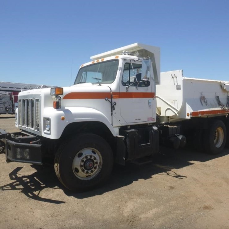 2002 INTERNATIONAL 2574