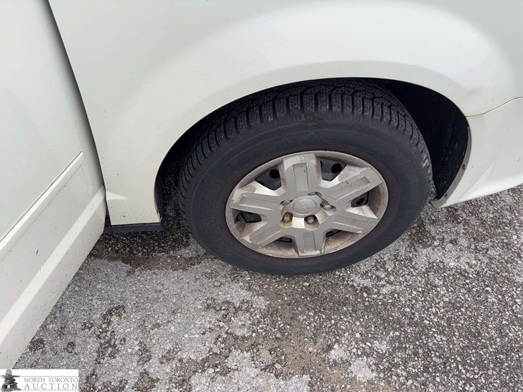 2013-dodge-grand-caravan-sxt-image-20