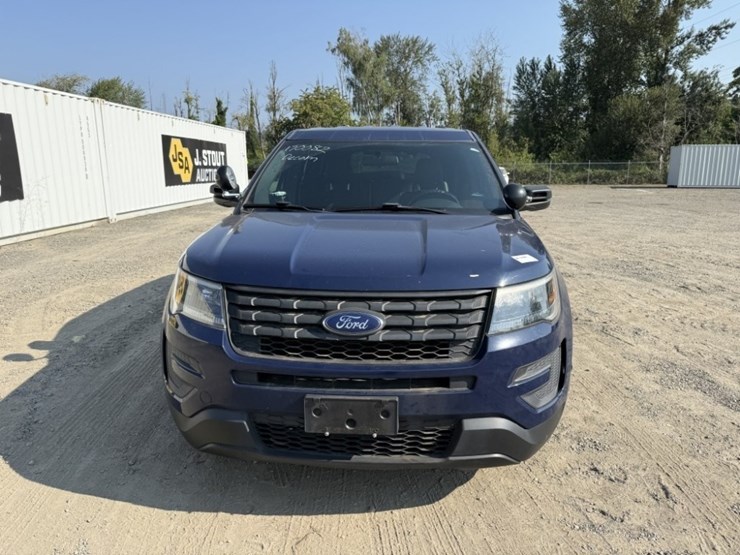 2017-ford-explorer-image-8