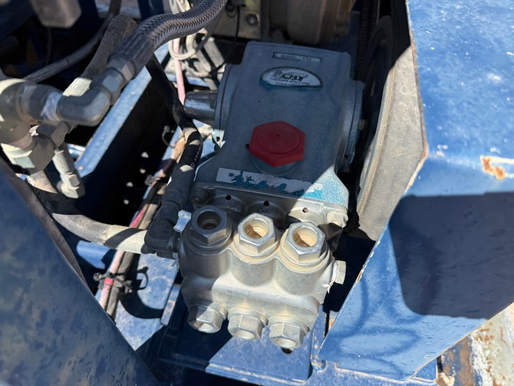 meyers-3-station-4-bottle-diesel-powered-accumulator-closing-unit,-skidded-image-10