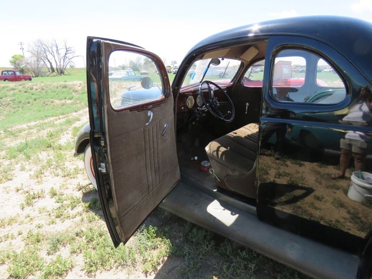 beautiful-1937-ford-coupe-image-14