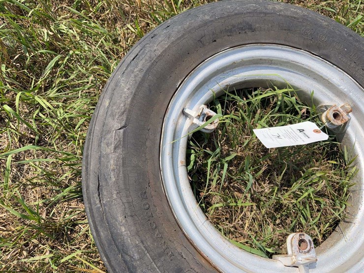 farmall-front-rim-and-tire-image-3