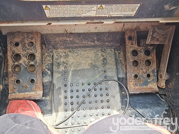 2022-bobcat-t595-image-32