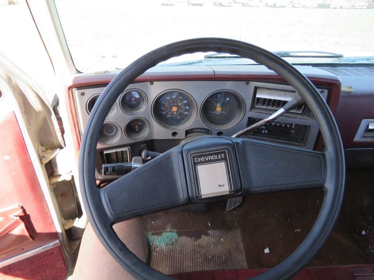 1988-chevrolet-30-image-7