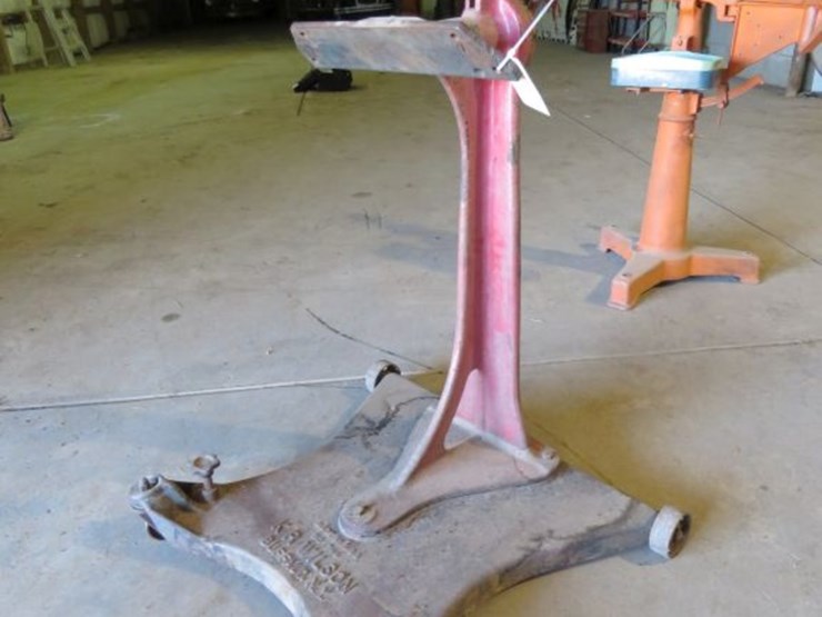 k.r.-wilson-service-stand-image-1