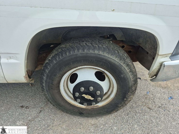 1995-chevrolet-3500-image-21