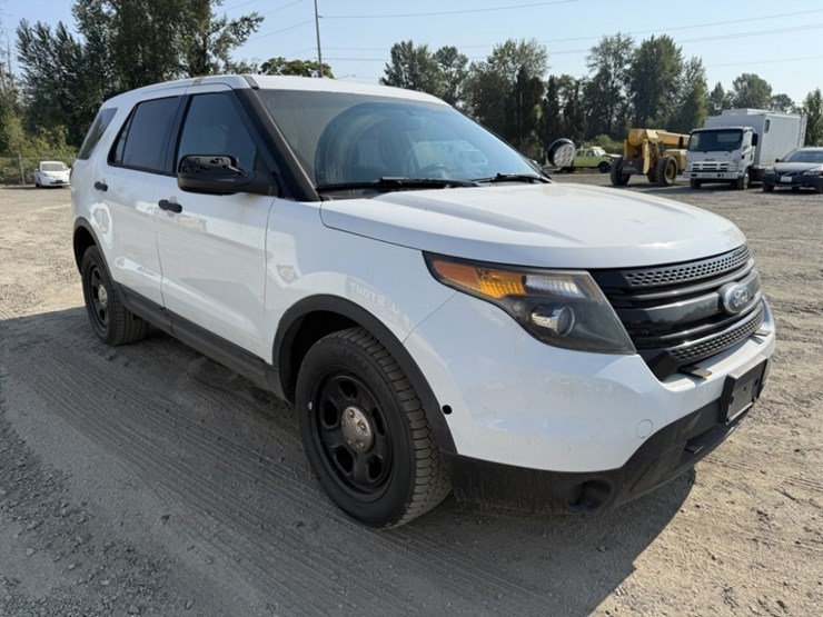 2015-ford-explorer-image-2