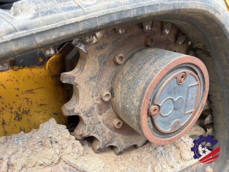 new-holland-c227-image-20