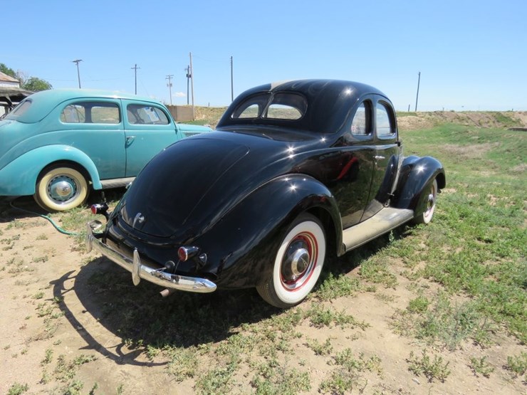 beautiful-1937-ford-coupe-image-8