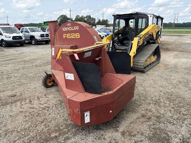 new-holland-f62b-image-3