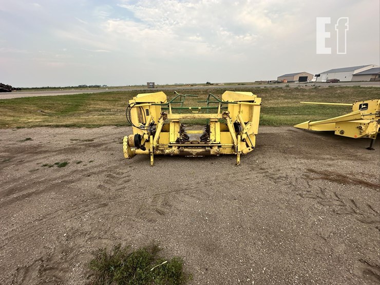 2003-john-deere-686-image-3