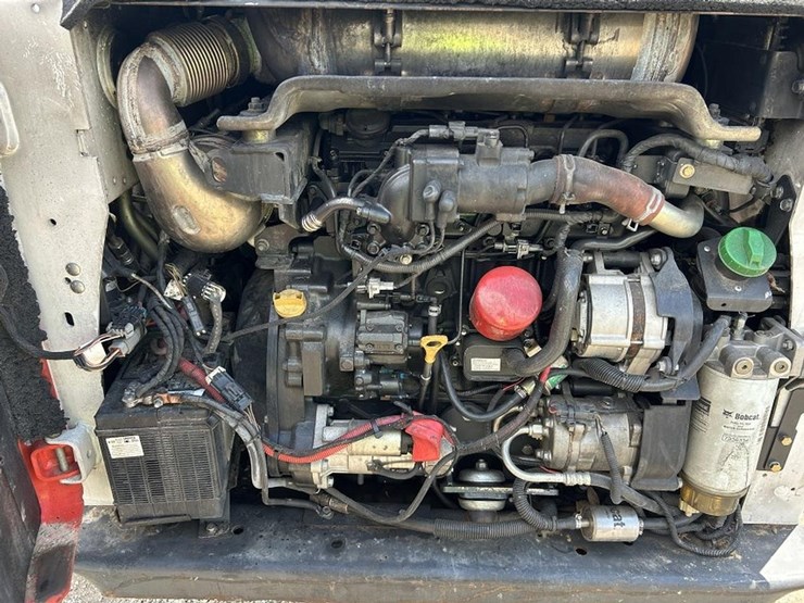 2022-bobcat-t770-image-22