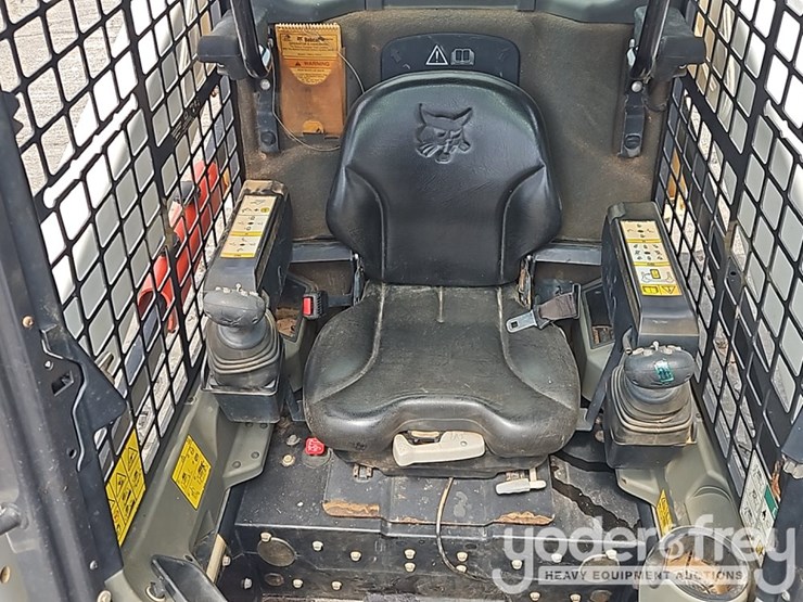 2022-bobcat-t595-image-23