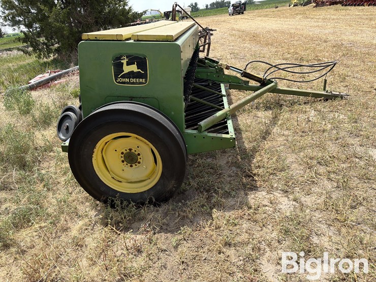 john-deere-8300-image-4