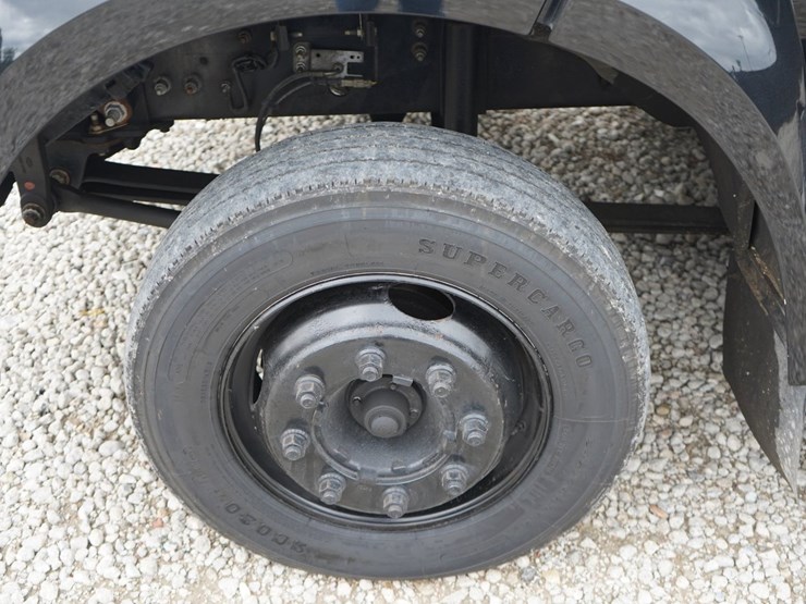 2017-ford-f650-image-10