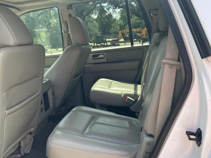 2009-ford-expedition-limited-image-11
