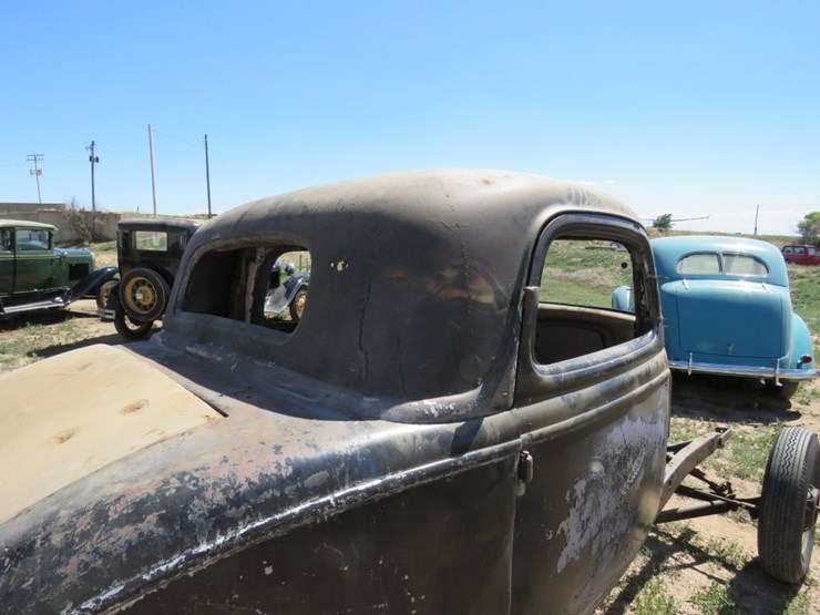 1934-ford-3-window-coupe-image-12