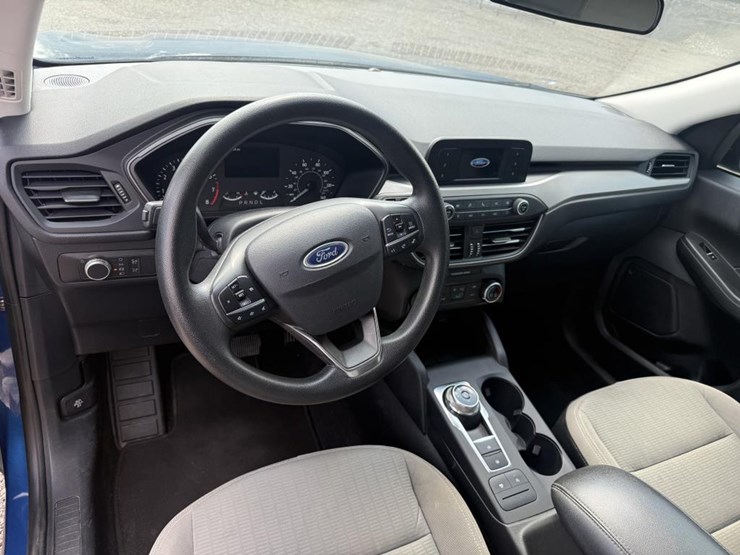 2022-ford-escape-image-10
