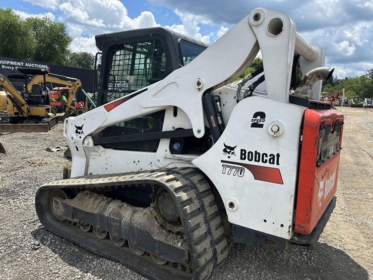2022-bobcat-t770-image-3