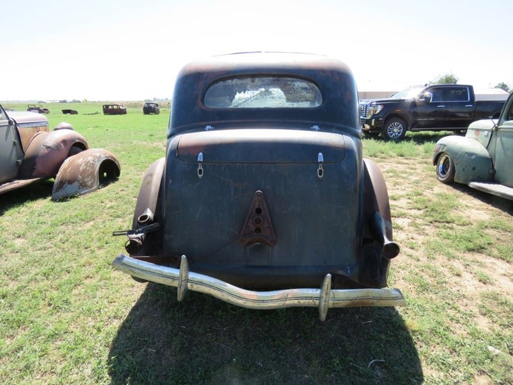 1936-ford-tudor-humpback-sedan-image-7