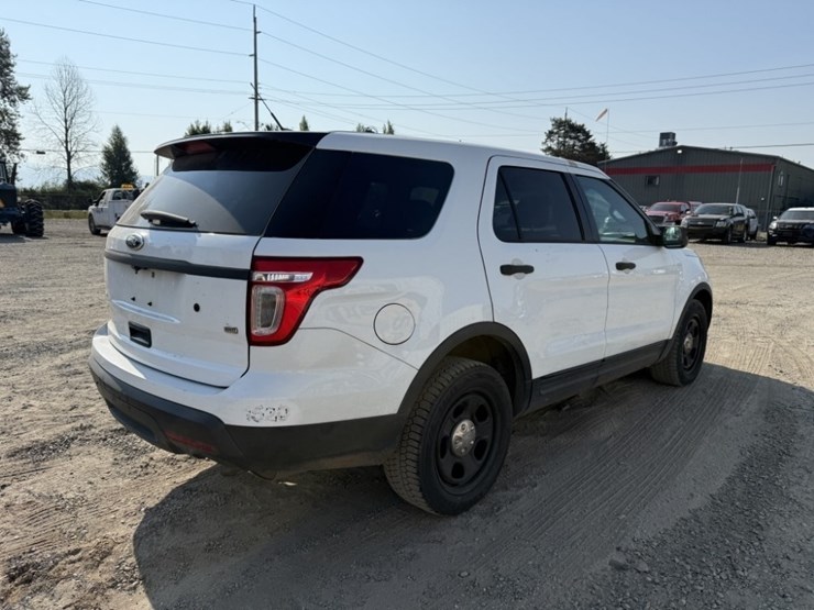2015-ford-explorer-image-4