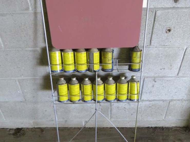 heet-display-and-cans-image-3