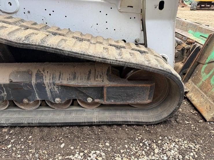 2022-bobcat-t770-image-13