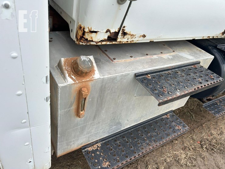 2003-international-durastar-4300-image-37