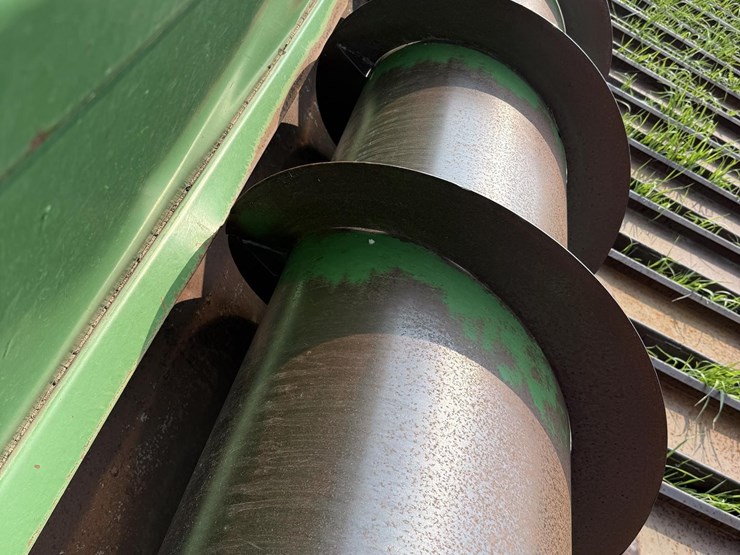 john-deere-230-image-8