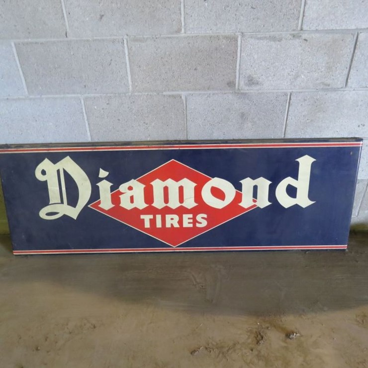 Diamond Tires Sign