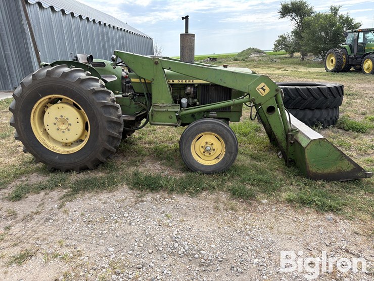 1975-john-deere-1530-image-4